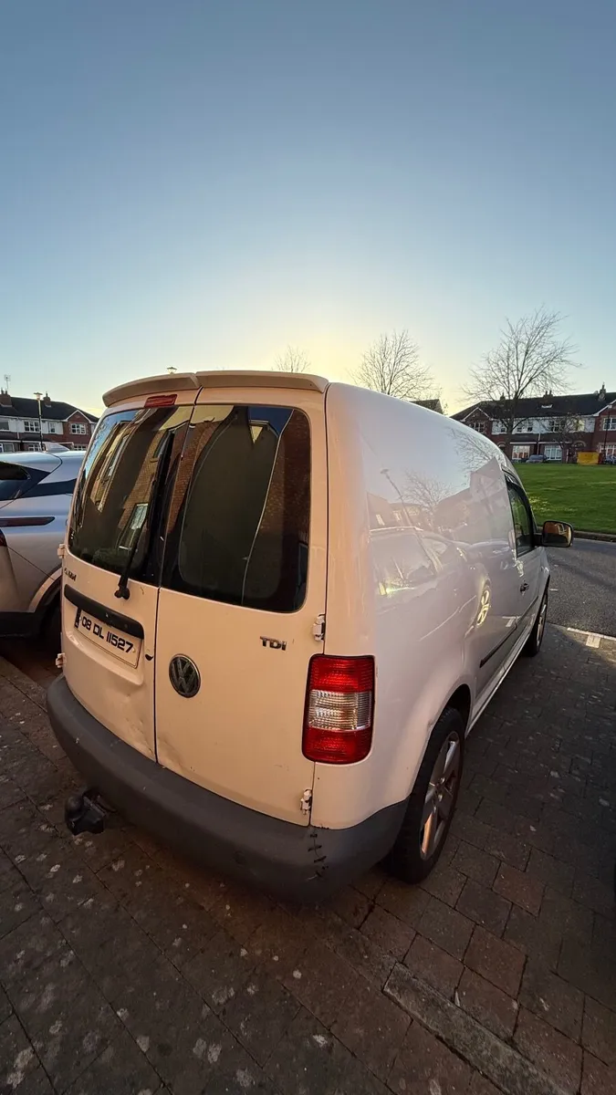 Volkswagen Caddy 2008 - Image 2