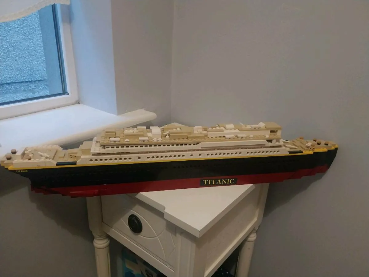 lego titanic - Image 1