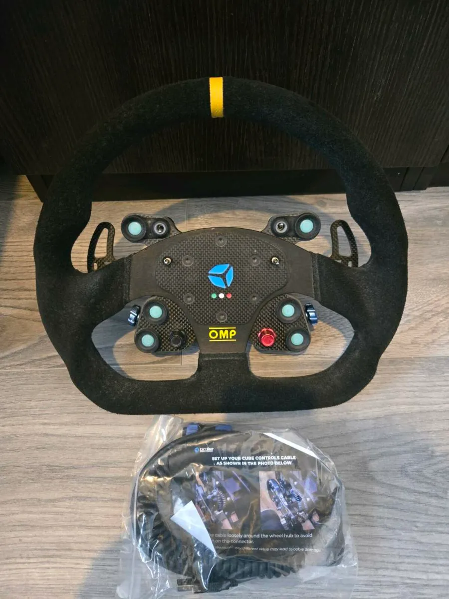 Sim racing wheel, base, pedals. - Image 2