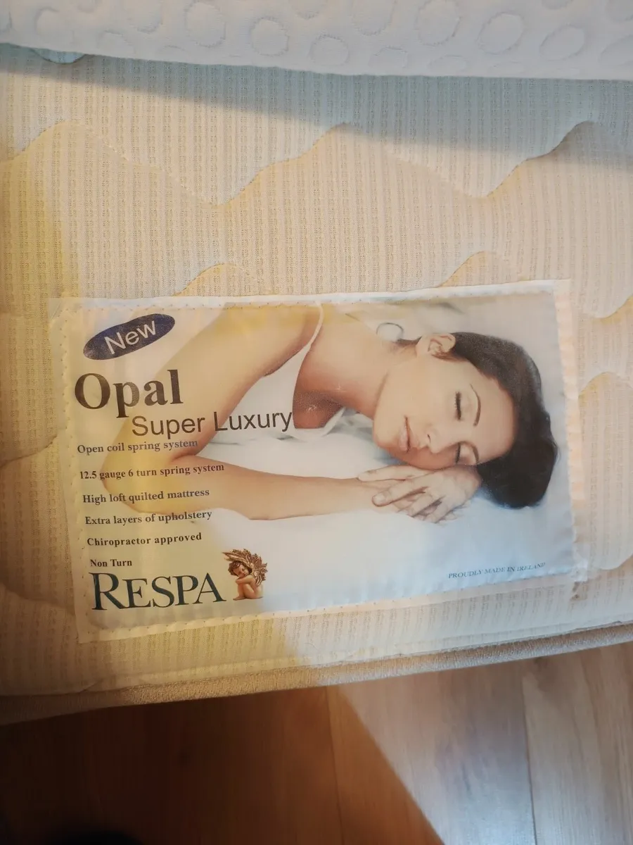 Double bed mattress & topper - Image 3