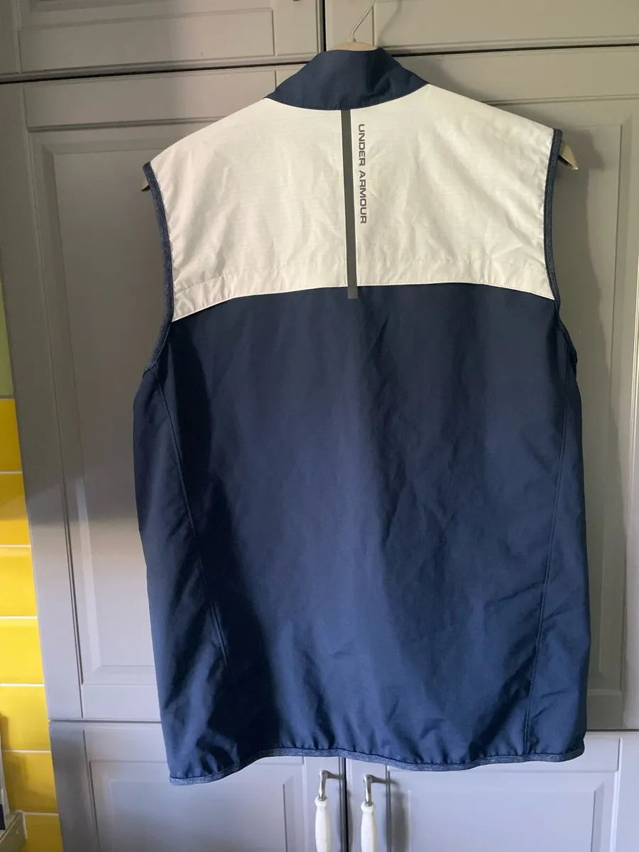 Under Armour Sleeveless Golf Top - Image 3