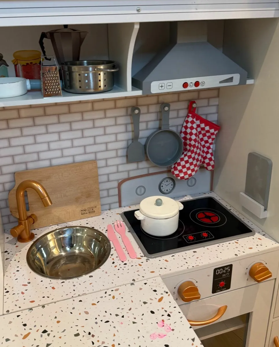 Toy Kitchen - Deluxe Wooden Play Kitchen - Image 2