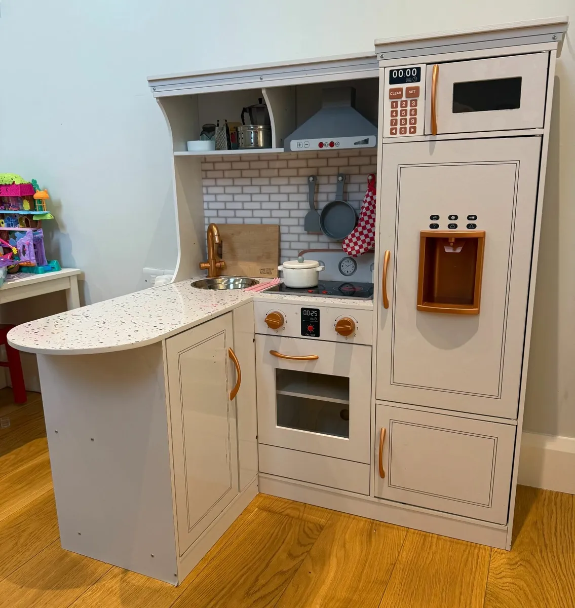 Toy Kitchen - Deluxe Wooden Play Kitchen - Image 1