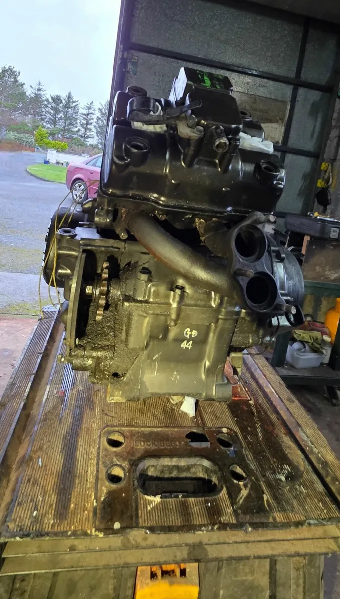 Vfr400r 1991 engine - Image 3