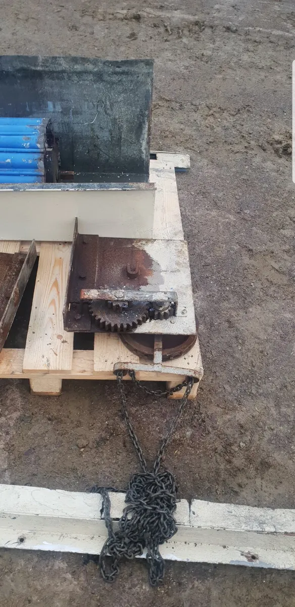 10ft wide by 10ft high manual chain door - Image 1