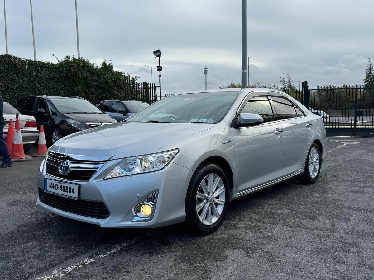 Toyota Camry Hybrid 2014 - Image 1