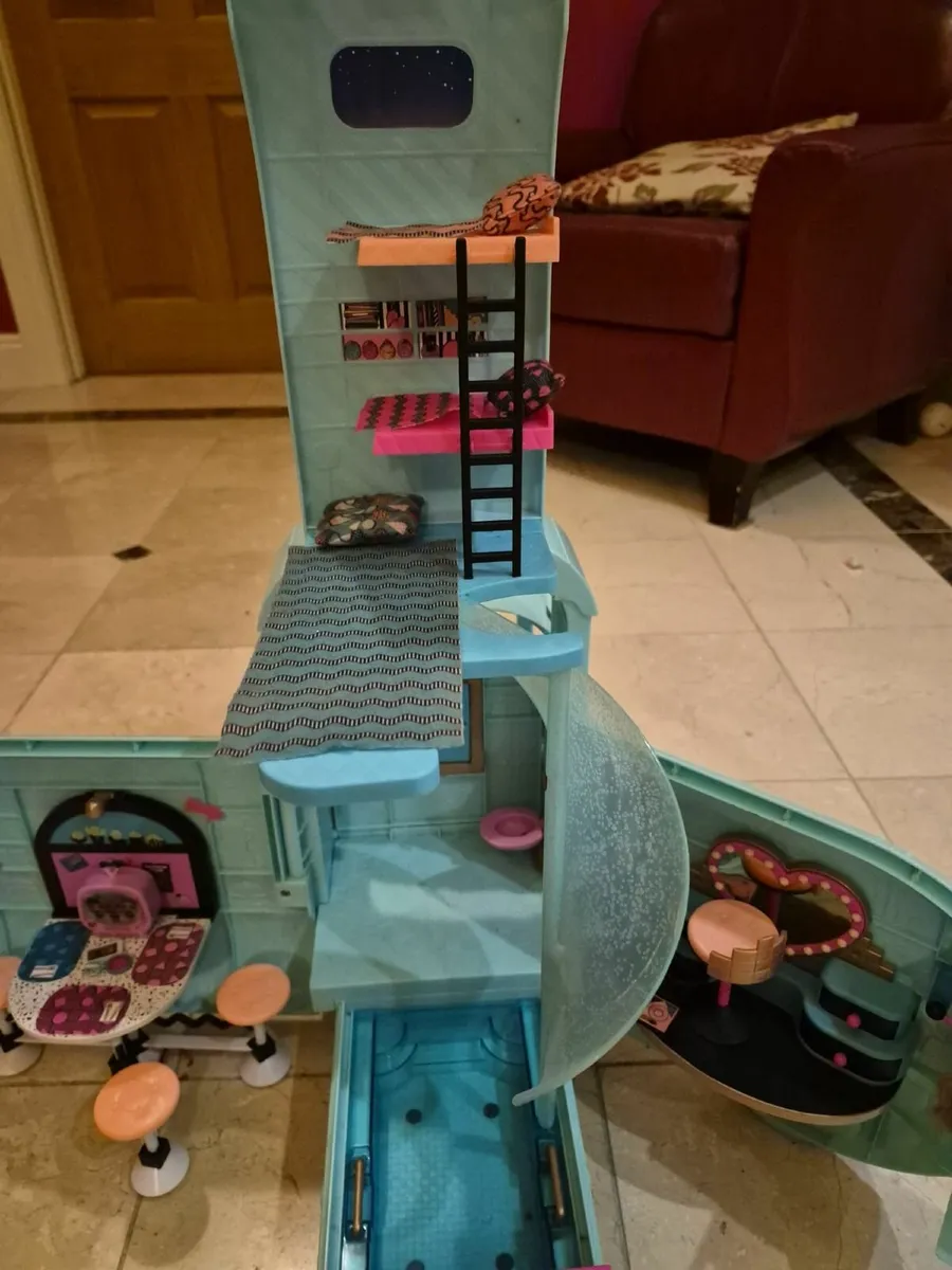 LOL Camper Van Doll & Accessories - Image 3