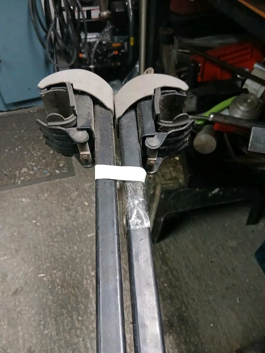 Toyota roof bars - Image 2