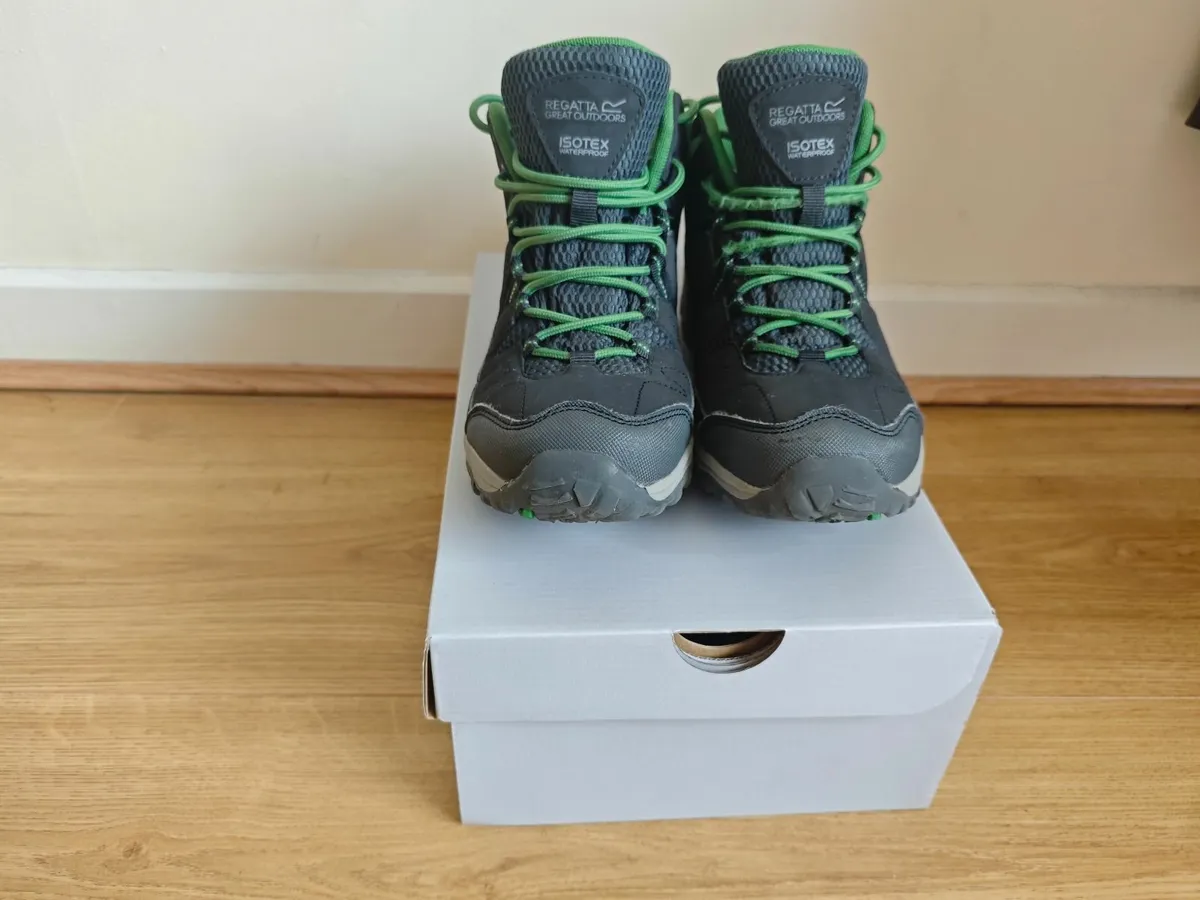 Regatta Holcombe Waterproof Mid Walking Boots - Image 1