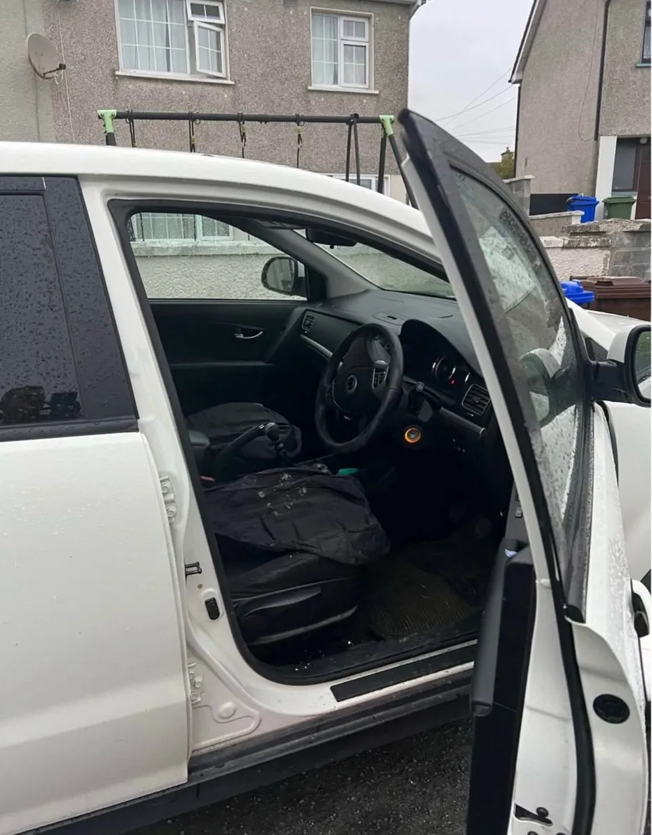 SSANGYONG KORANDO - Image 4