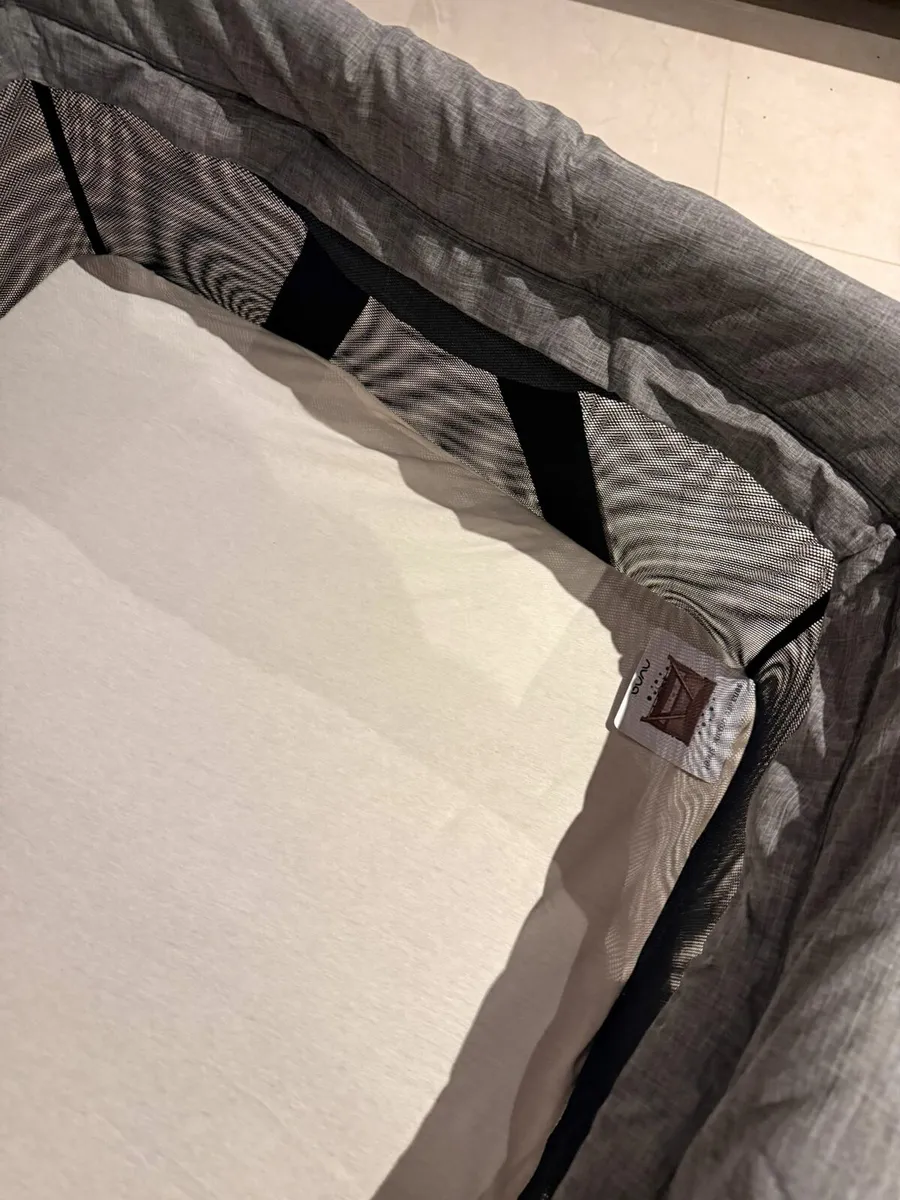 Nuna sena travel cot - Image 4