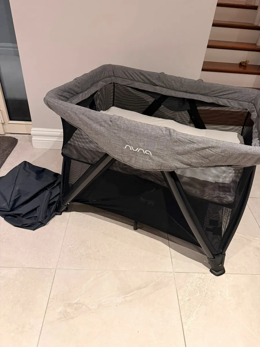 Nuna sena travel cot - Image 1
