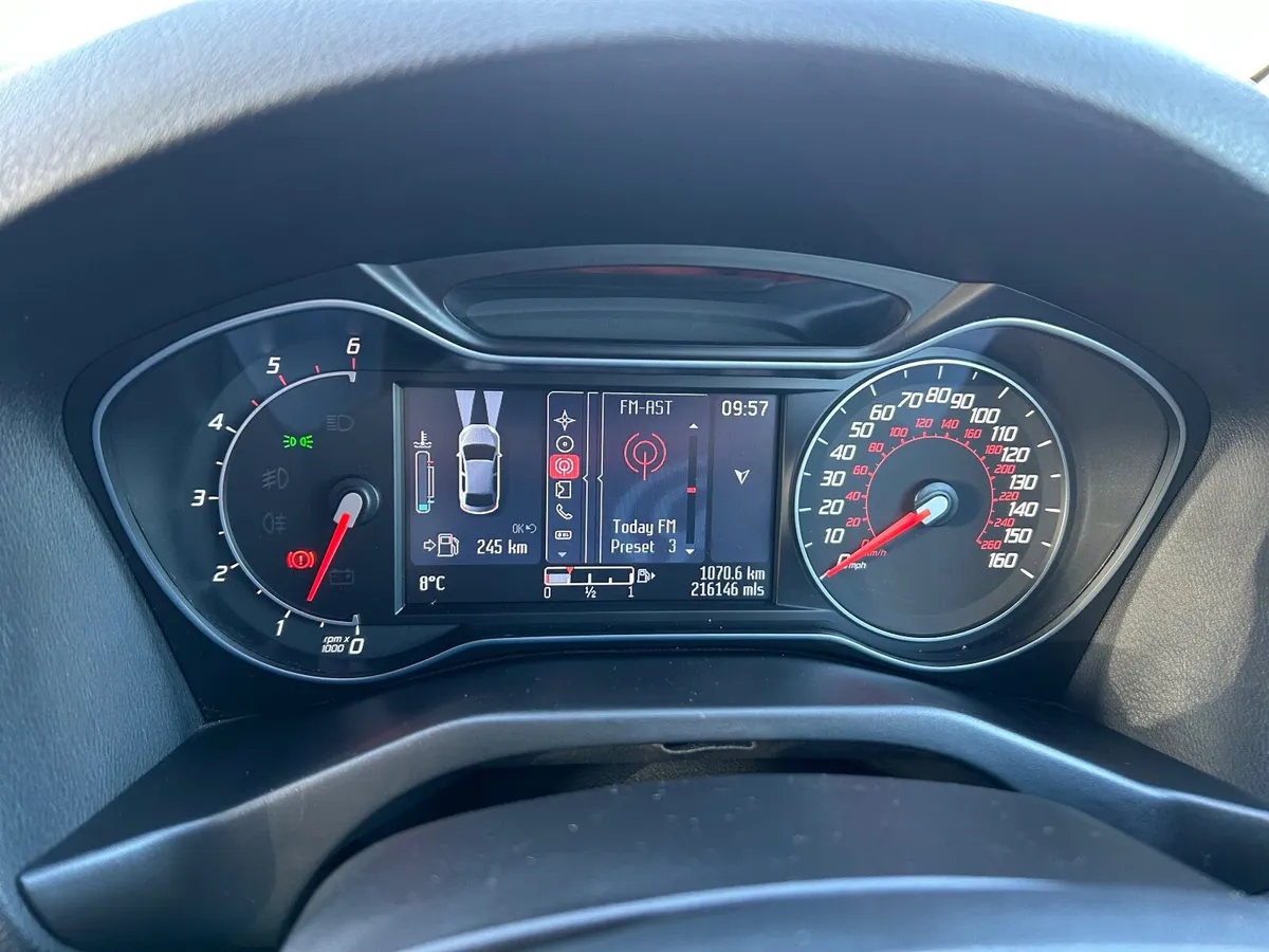 2013 Mondeo Titanium X - Leather, Satnav - Image 2