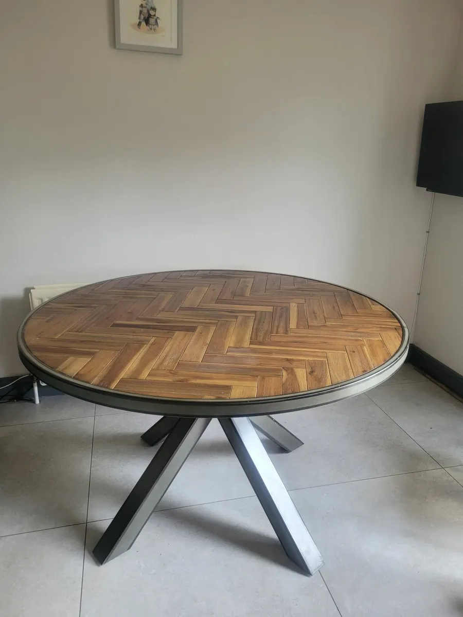 Kitchen Table - Image 1