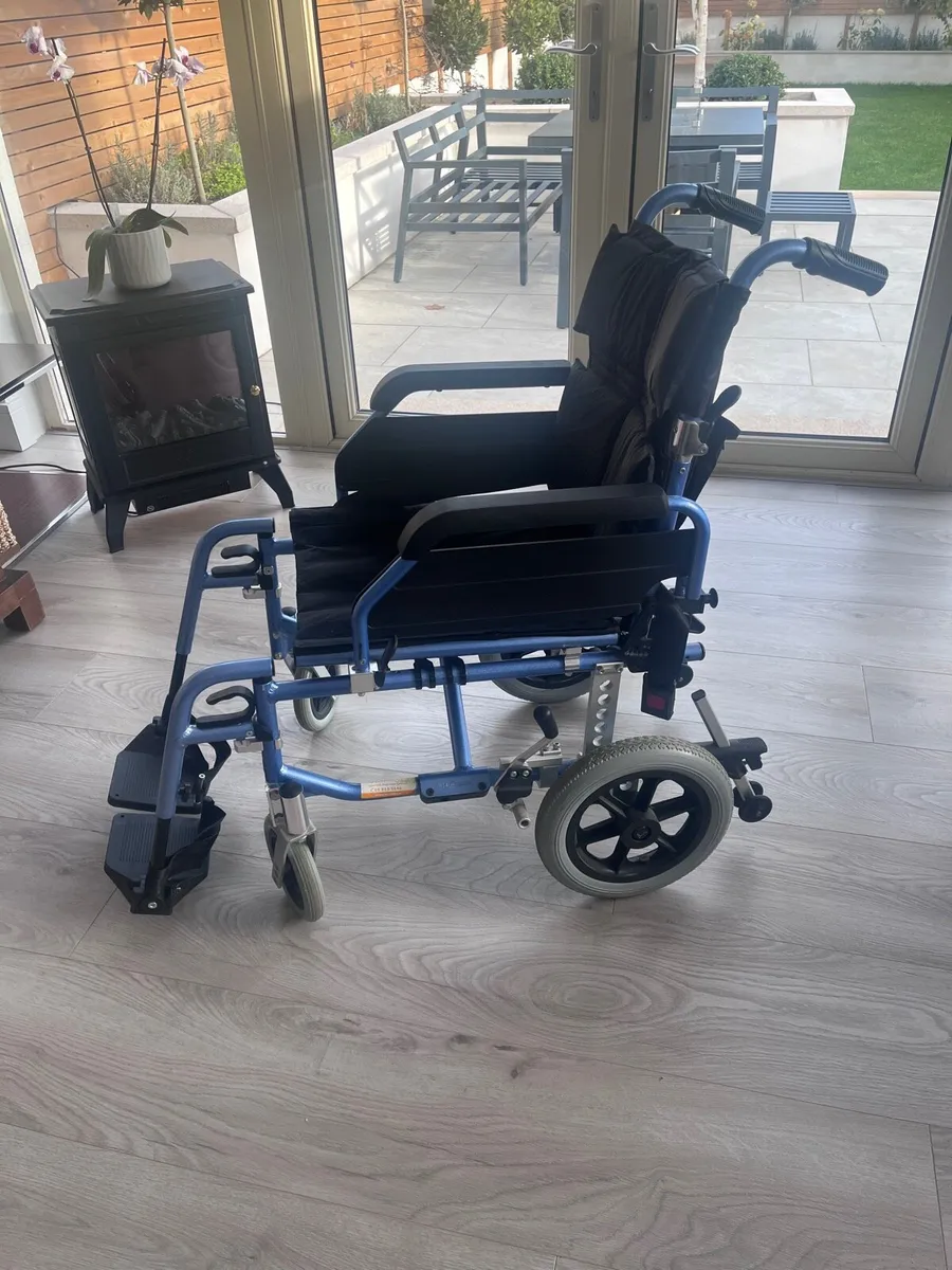 Altiv X5 lightweight Wheelchair - Image 1
