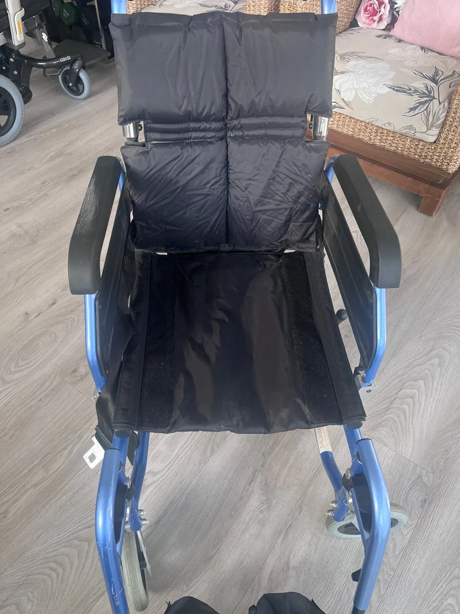 Altiv X5 lightweight Wheelchair - Image 4