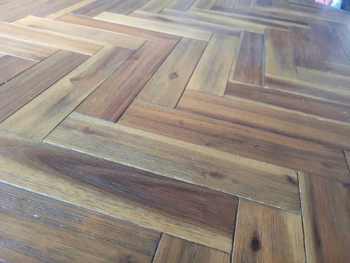 Kitchen Table - Image 4