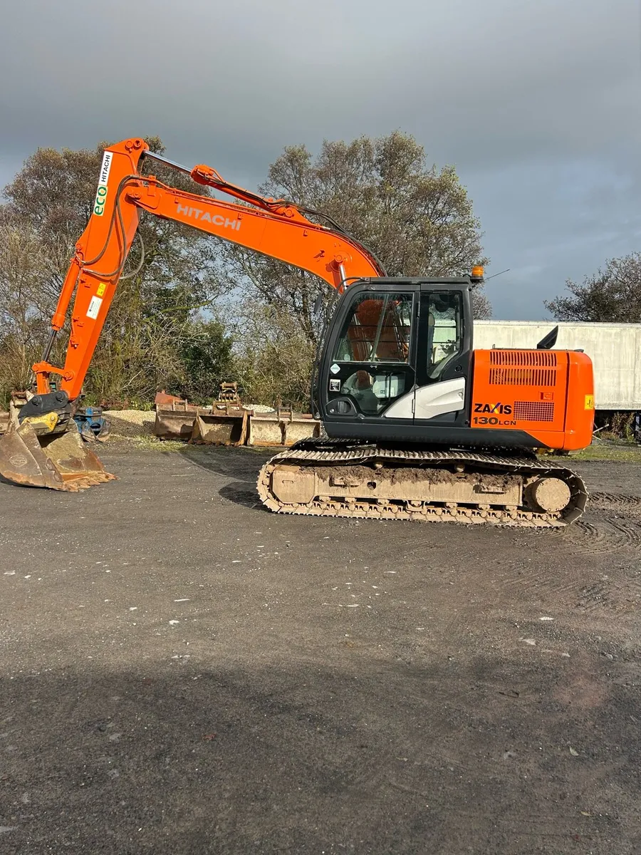 Hitachi 130-5 - Image 1