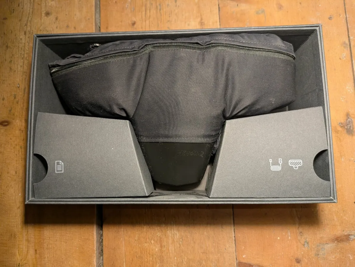 Hövding 3 Airbag Bicycle Helmet - Image 3