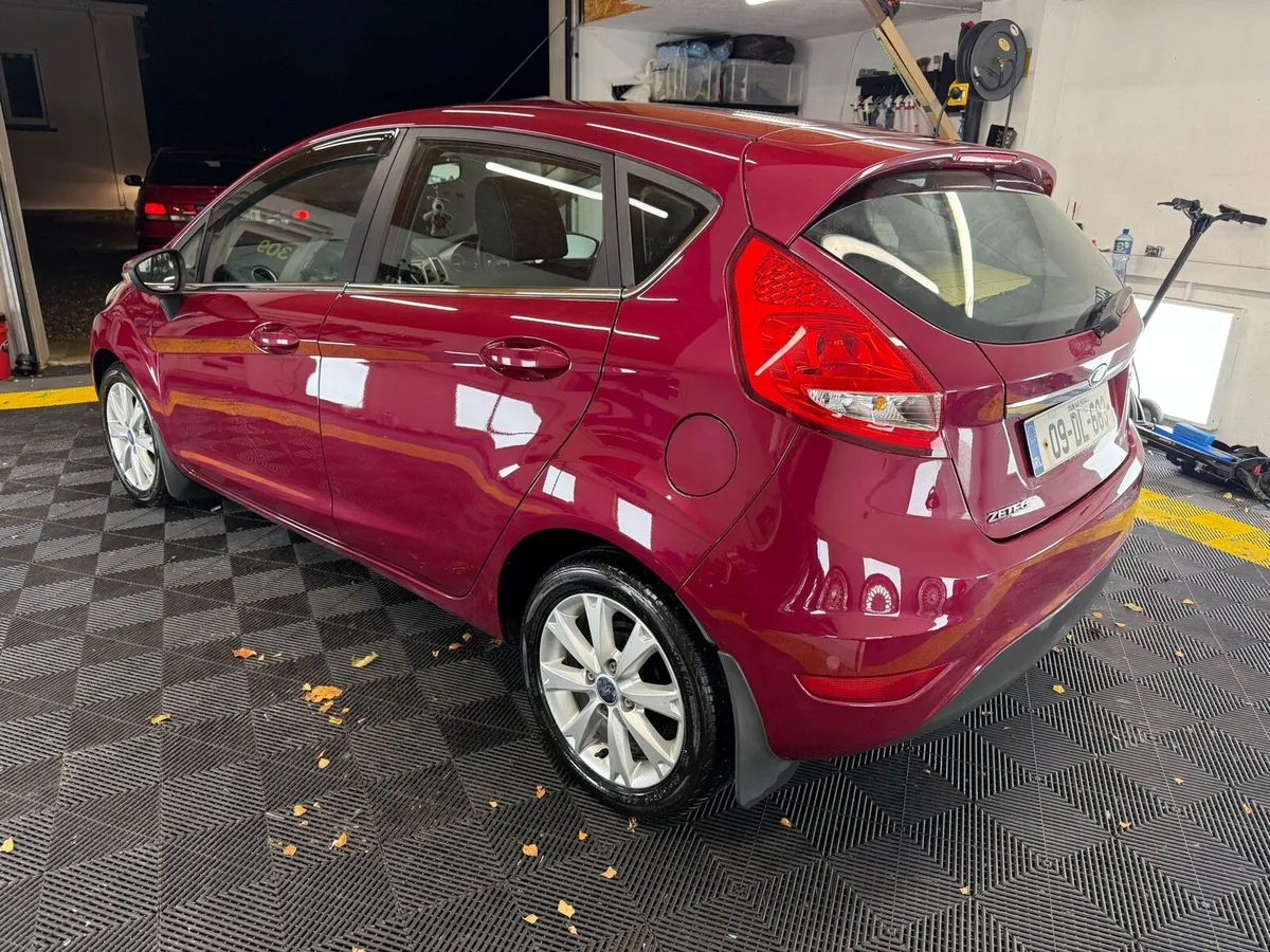 09 Ford Fiesta 1.2 titanium "low miles" one owner - Image 3