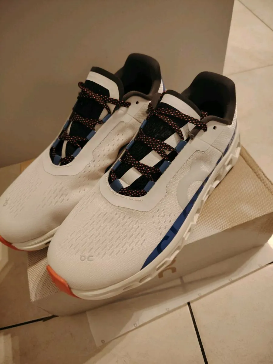 On cloud monster UK size 9 - Image 3