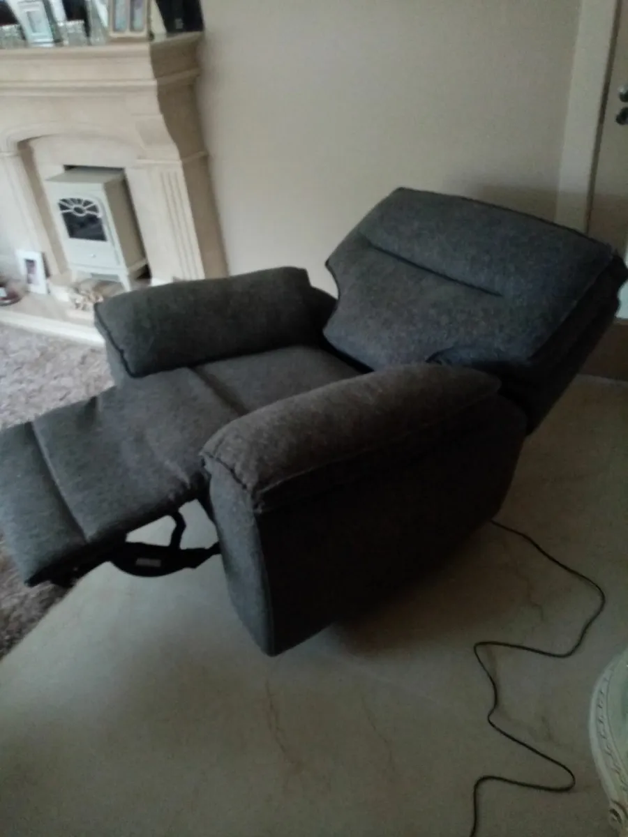 Electric Recliner Chair - Image 3