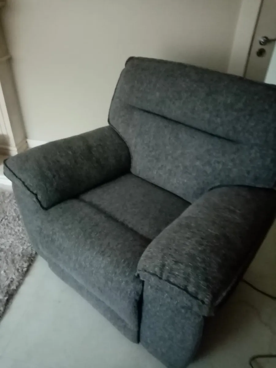 Electric Recliner Chair - Image 1