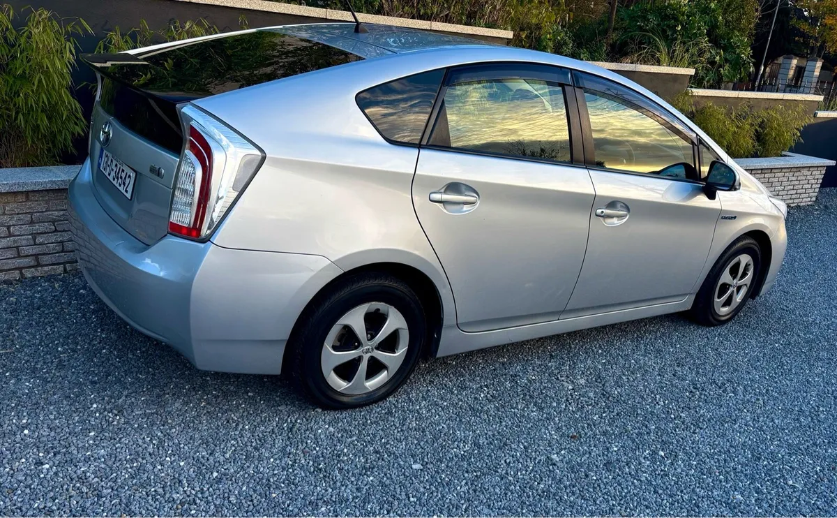 TOYOTA PRIUS 2013 HYBRID - Image 3