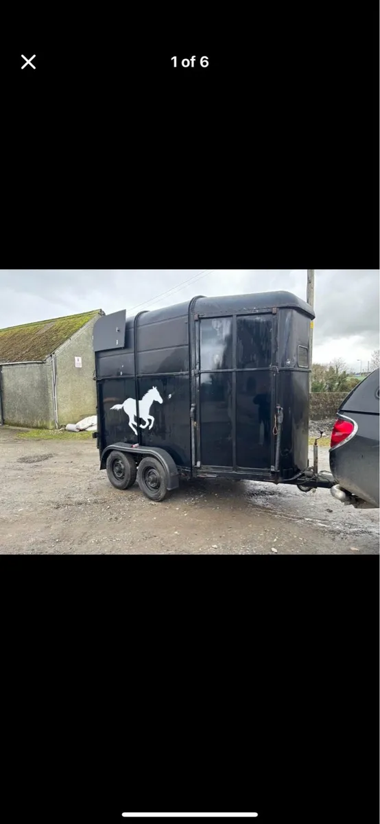 Horse box - Image 1