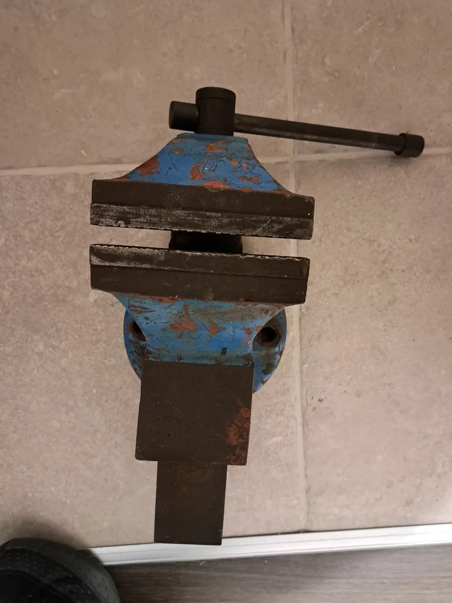 Bench vice - Image 1