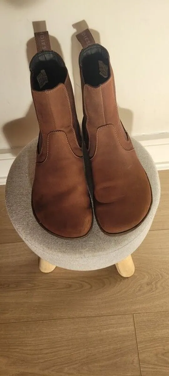 brown suede boots barefoot groundies - Image 2