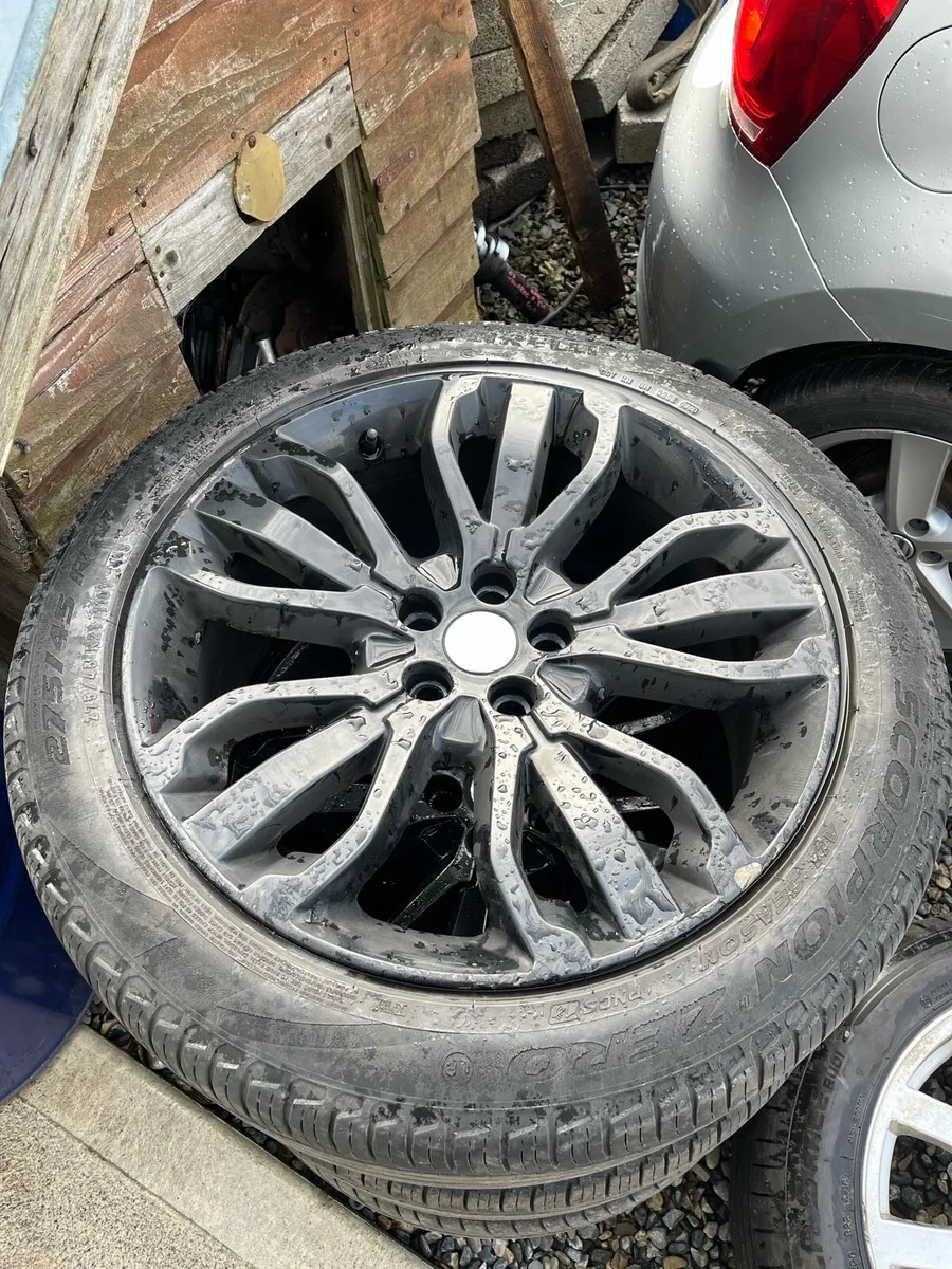 Range Rover alloys - Image 1