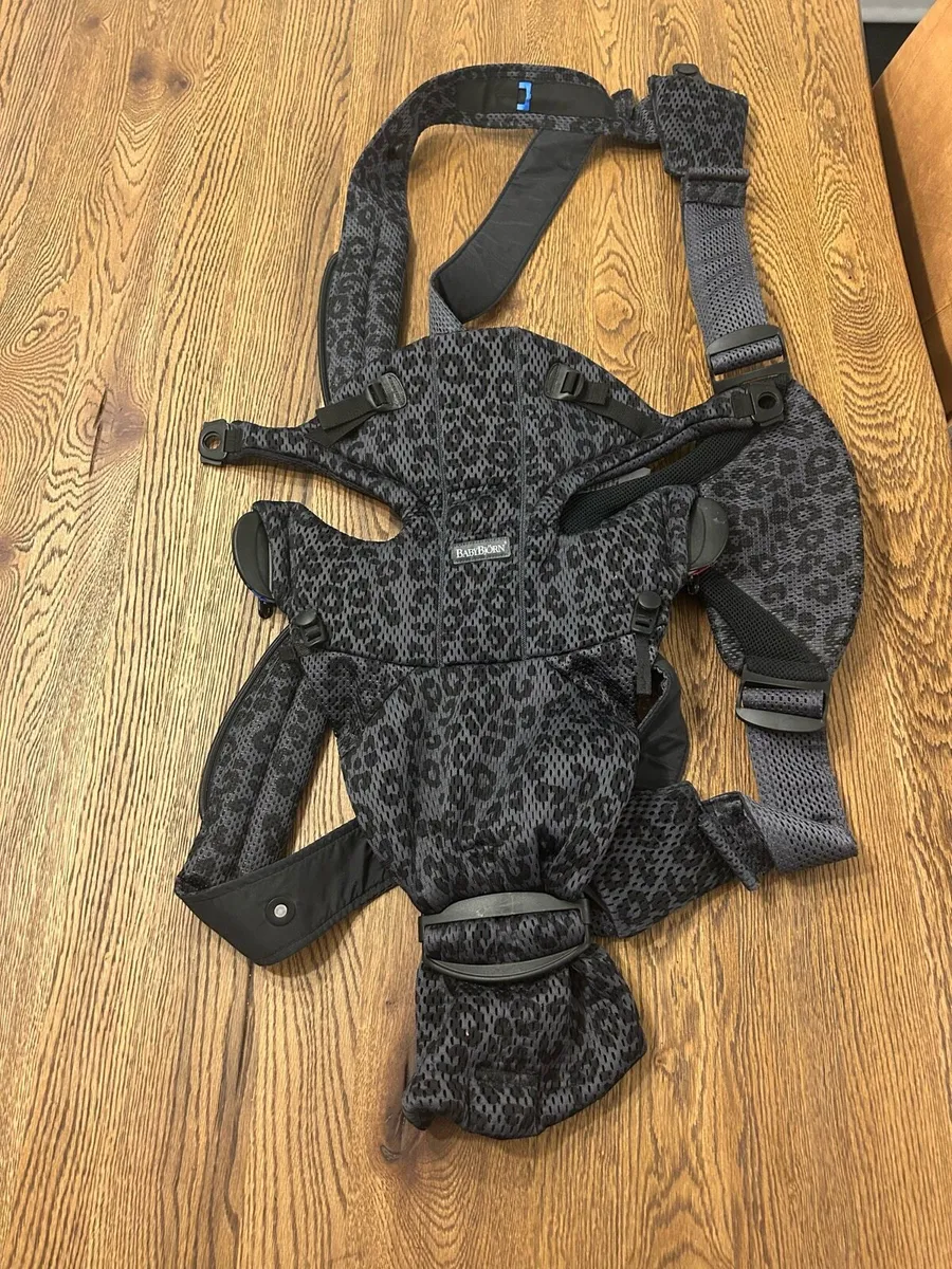 Baby Bjorn baby carrier - Image 1