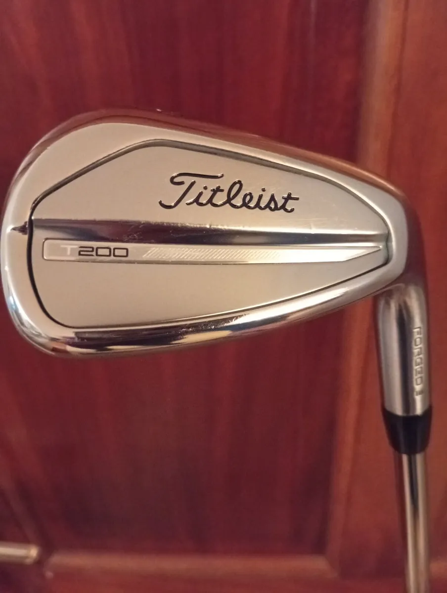 Titleist  T200 Gap Wedge 48 Degree As New - Image 1