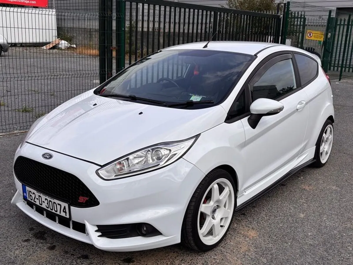 2016 Ford Fiesta St - Image 2