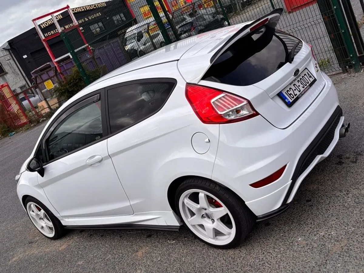 2016 Ford Fiesta St - Image 4