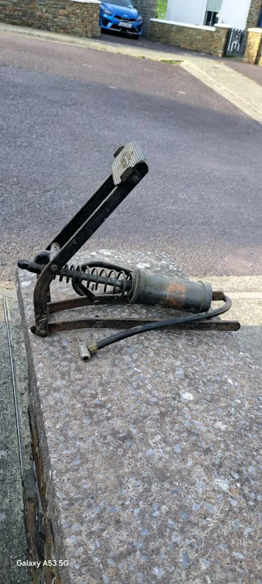 Old  vintage  Dunlop foot pump - Image 4