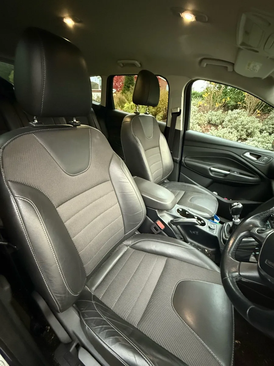 161 Ford Kuga **LOW MILEAGE** - Image 4