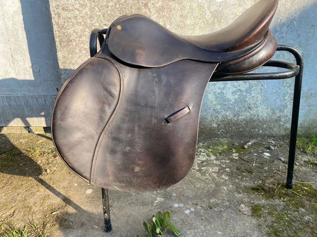 Charles mountford brown 17” Leather saddle - Image 1
