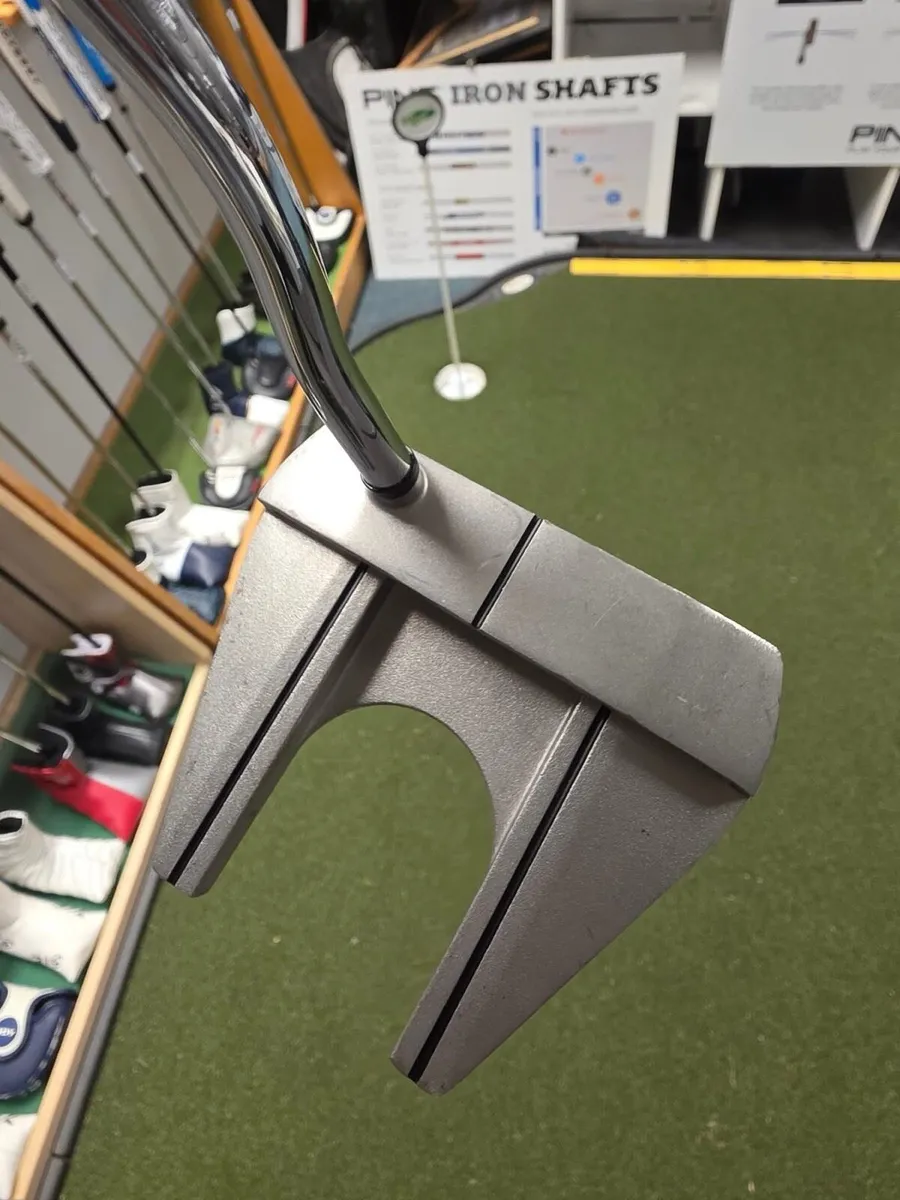 Odyssey White Hot Pro 7 Putter - Image 2