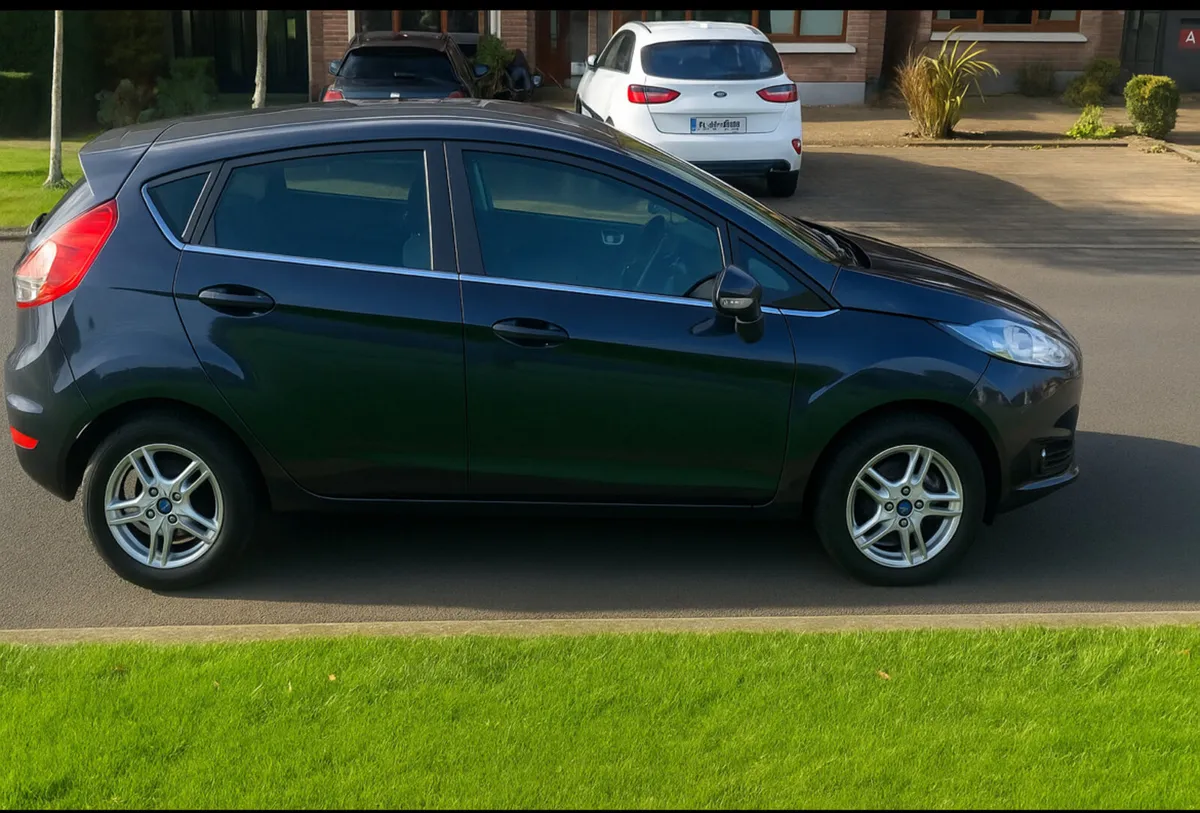 Ford Fiesta Titanium Automatic Model - Image 4