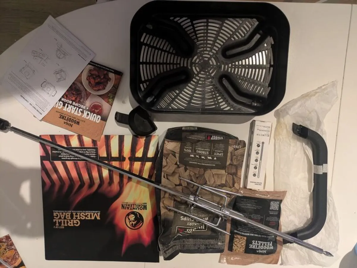 Ninja Woodfire Electric BBQ Grill & Smoker - Image 4