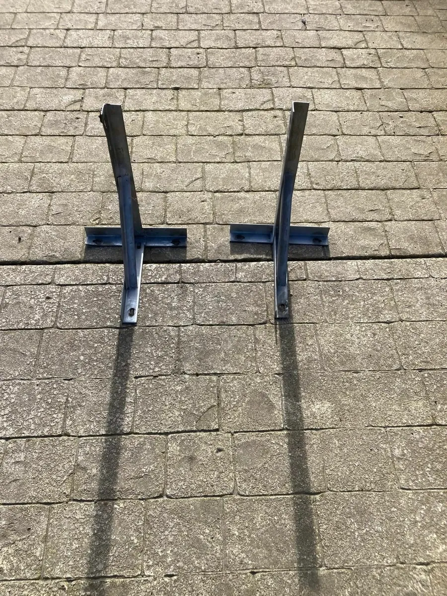 Tv aerial brackets - Image 1