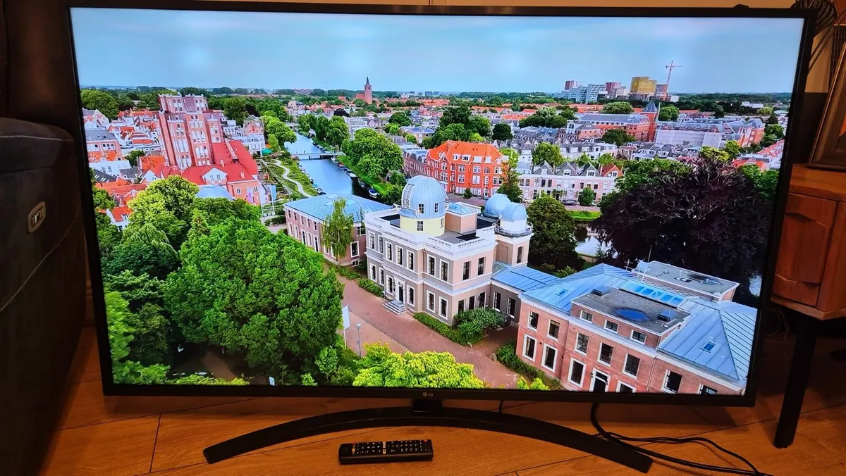 55" LG Smart 4K Smart TV - Image 3