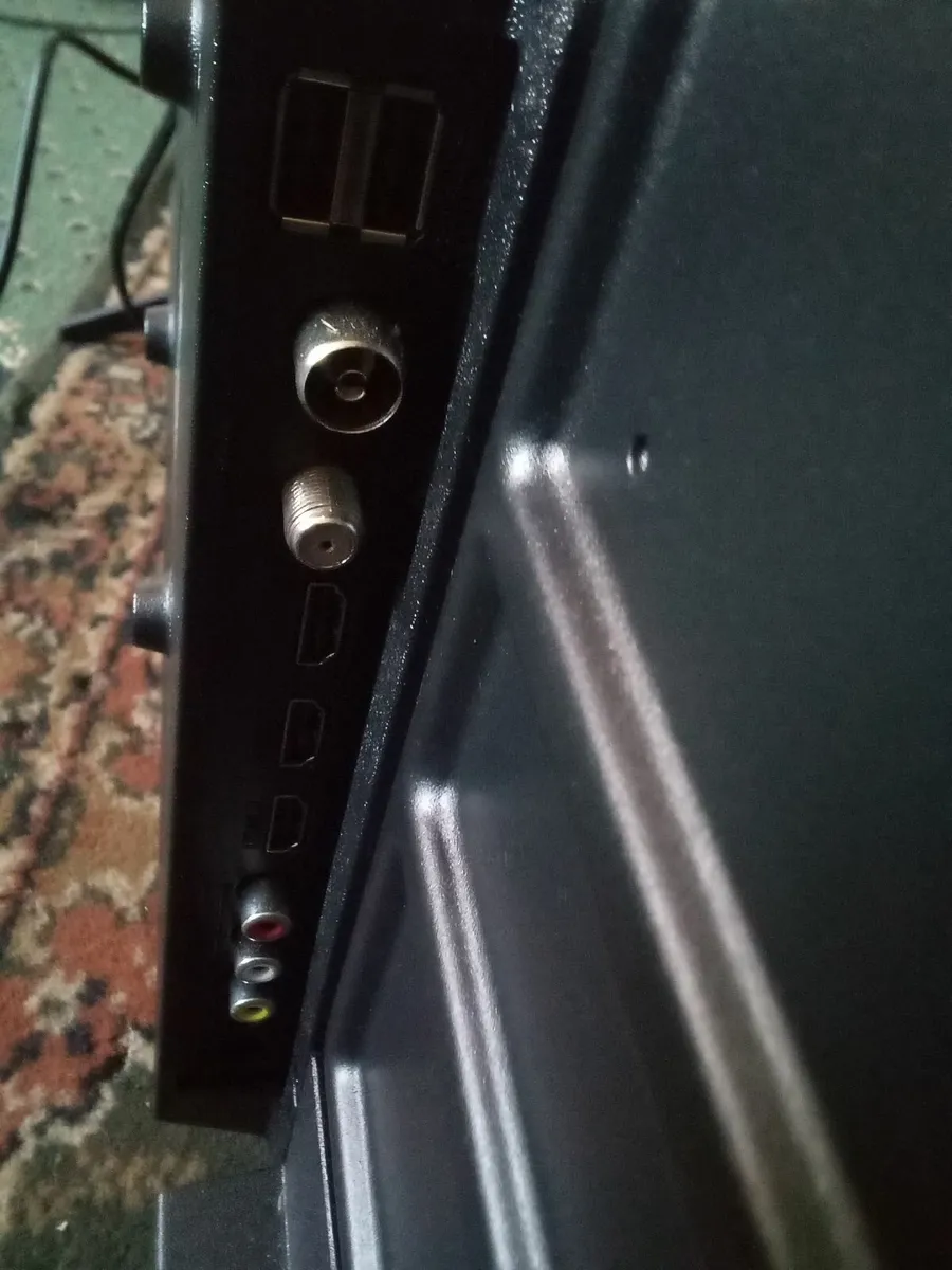 Sharp 32inc Smart Tv - Image 4