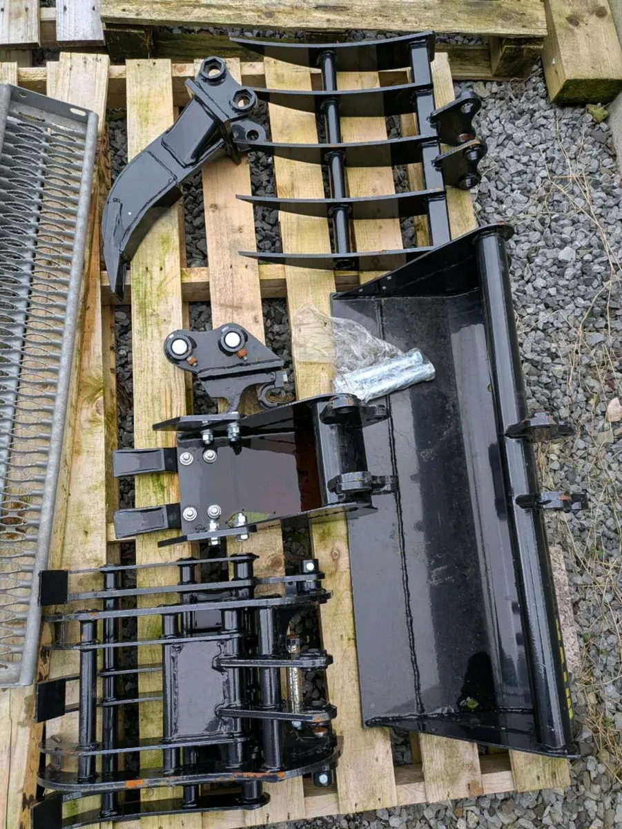 Mini Digger Attachments - Image 1