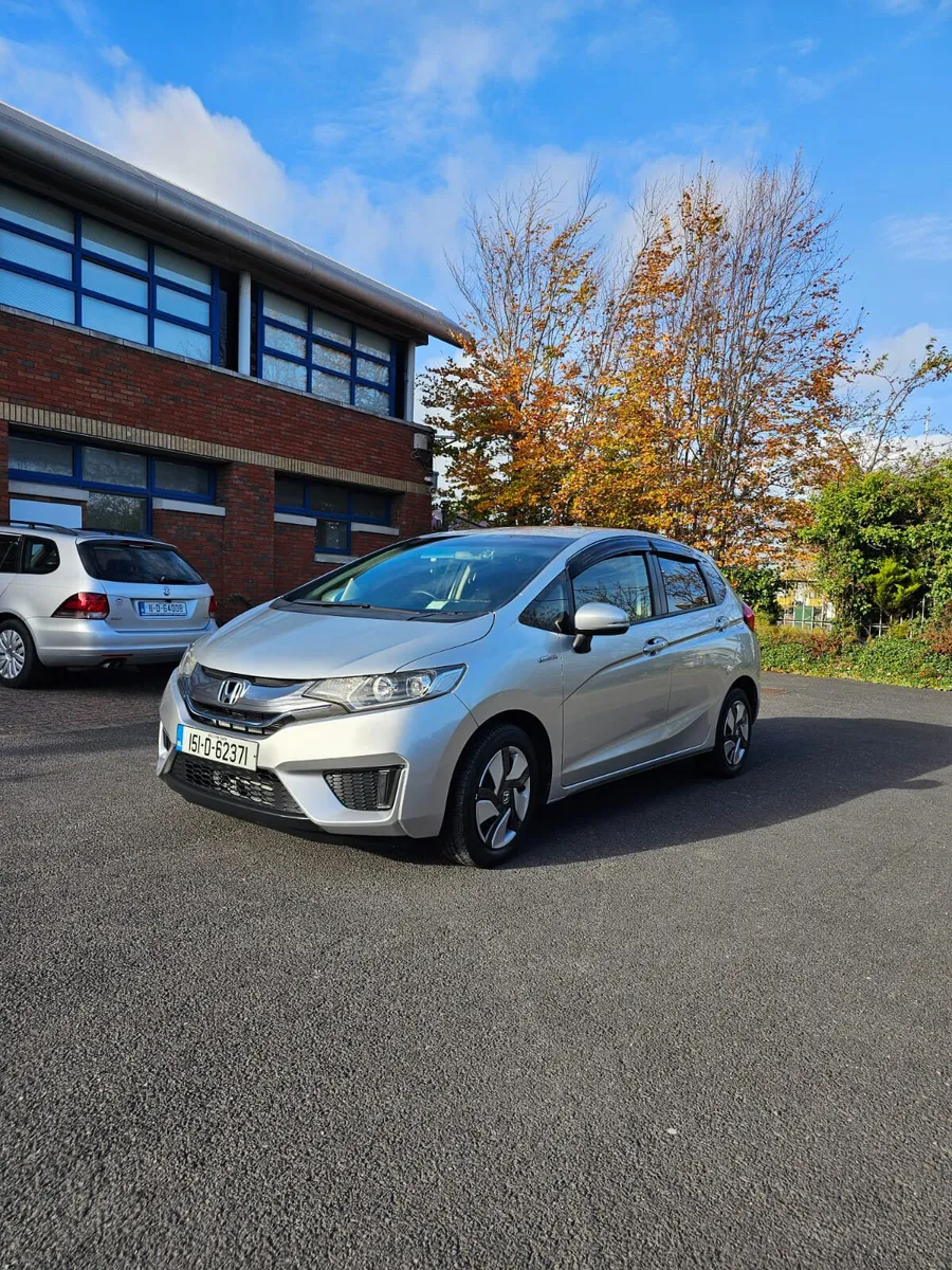 Honda Fit 2015 Hybrid Atomatic - Image 1