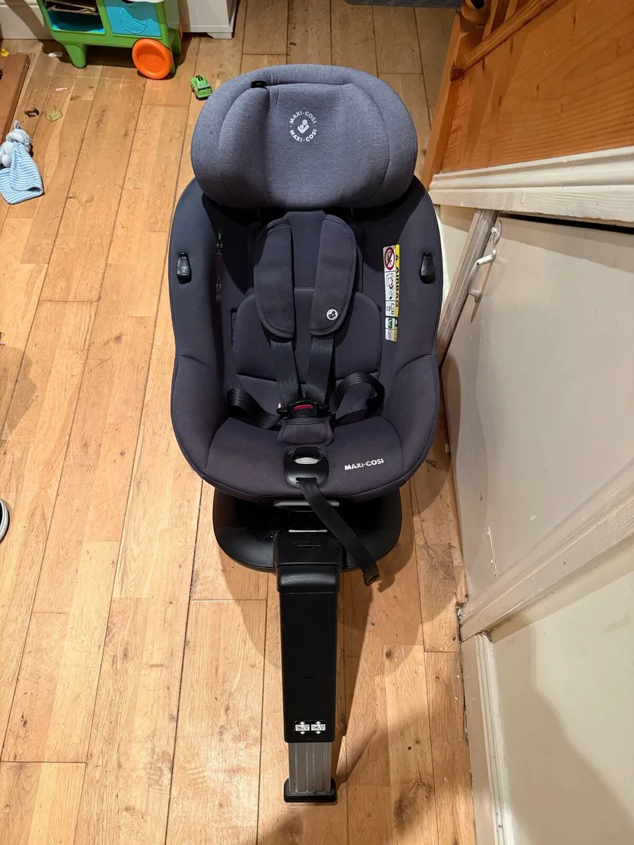 Maxi Cosi mica iSize car seat 0-4 years - Image 1