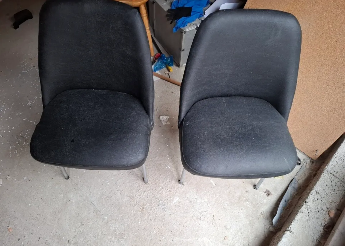 2 x Black leather chairs - Image 1