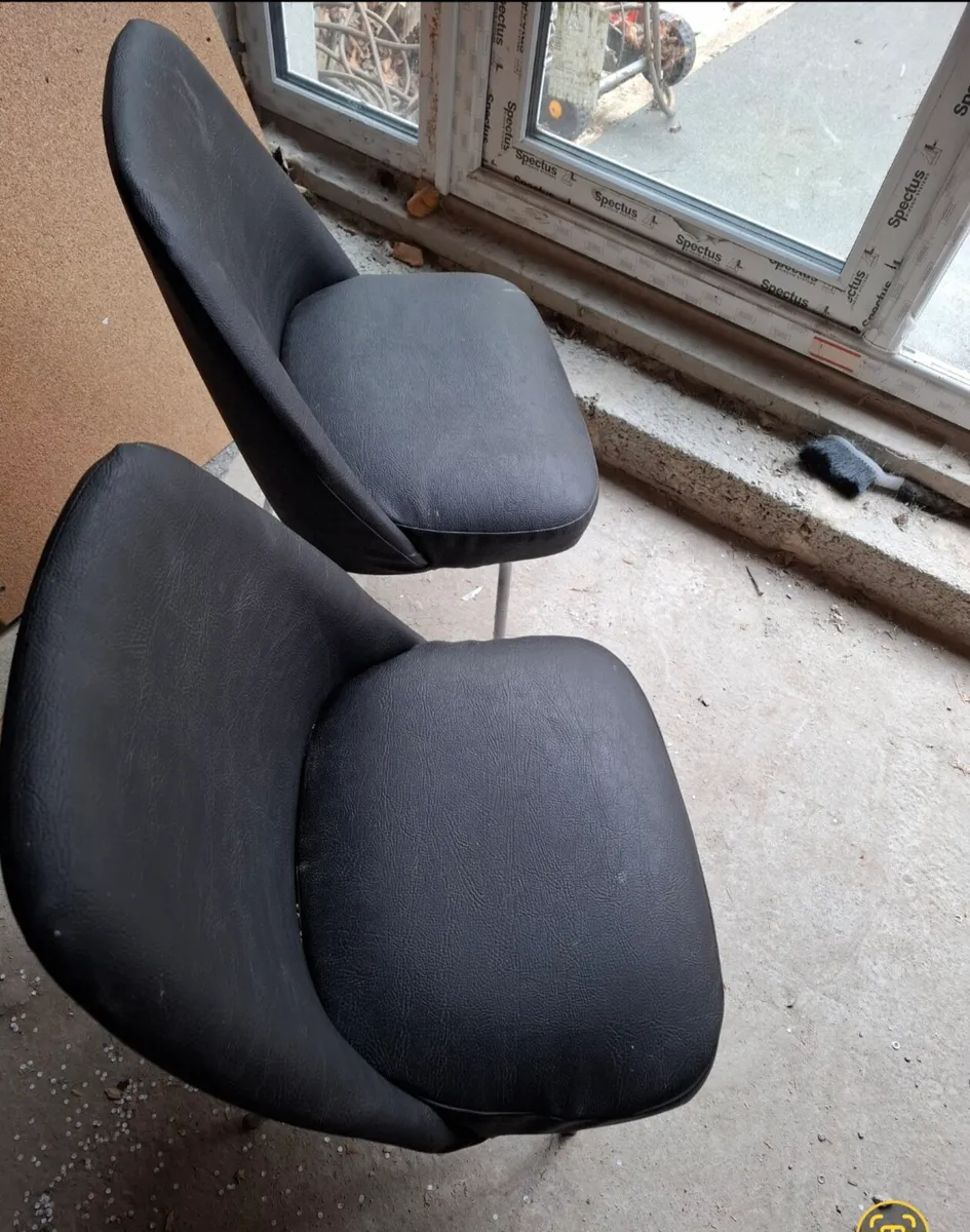 2 x Black leather chairs - Image 2